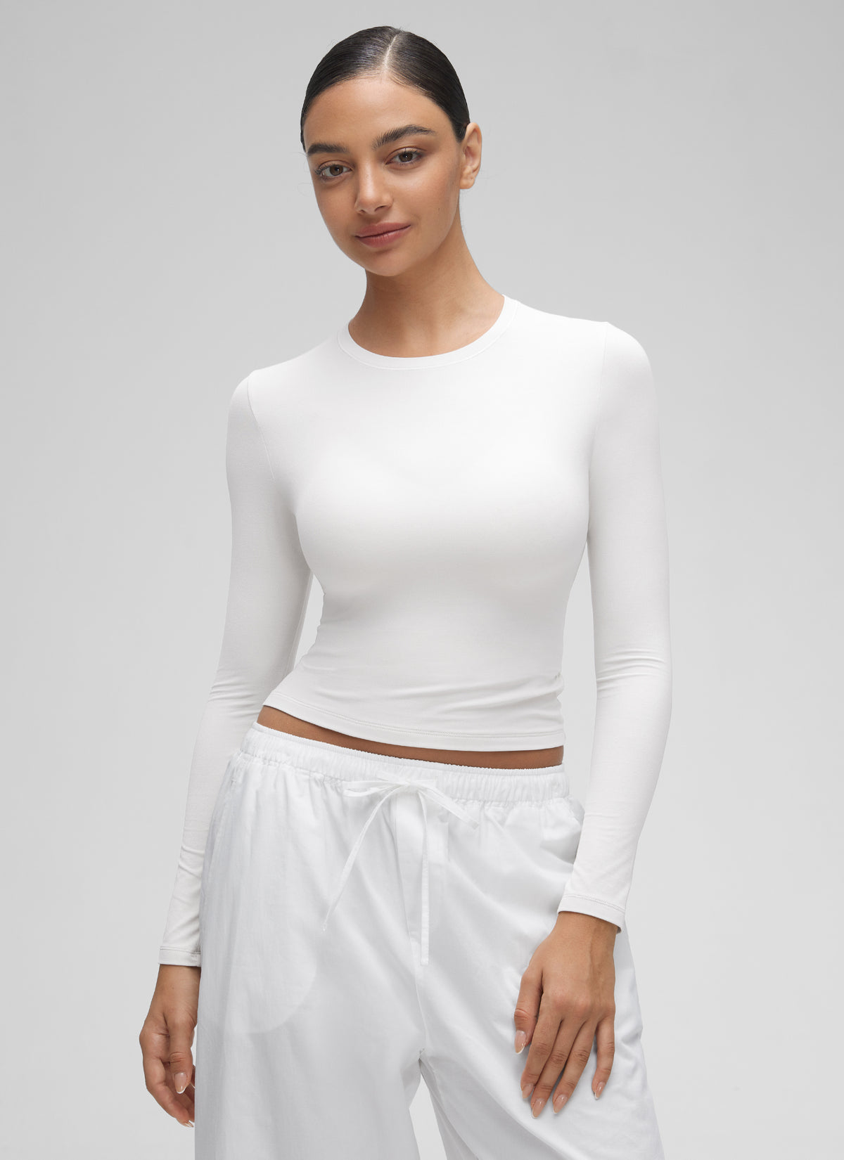 CRZ YOGA Women's Crew Neck Tight Fit Long Sleeve Shirts Casual Tee White @model_info:Anano