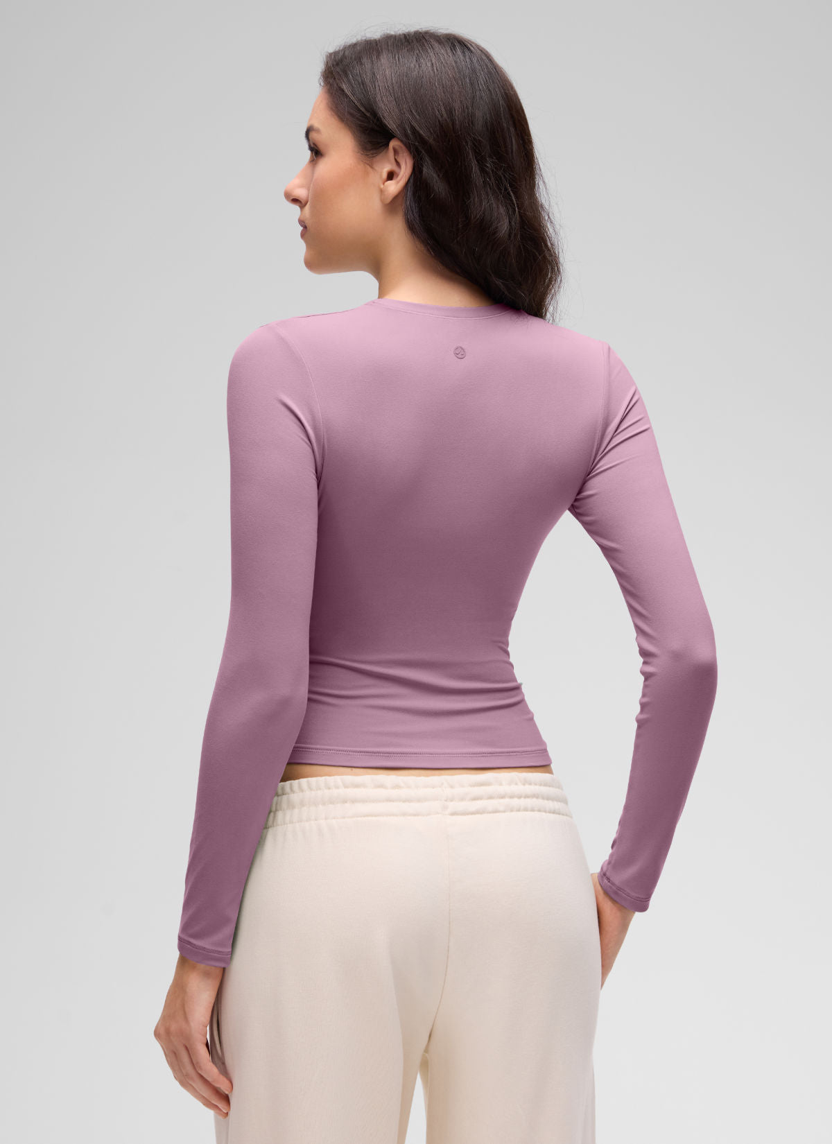 CRZ YOGA Women's Crew Neck Tight Fit Long Sleeve Shirts Casual Tee Light Lavender @model_info:Ari