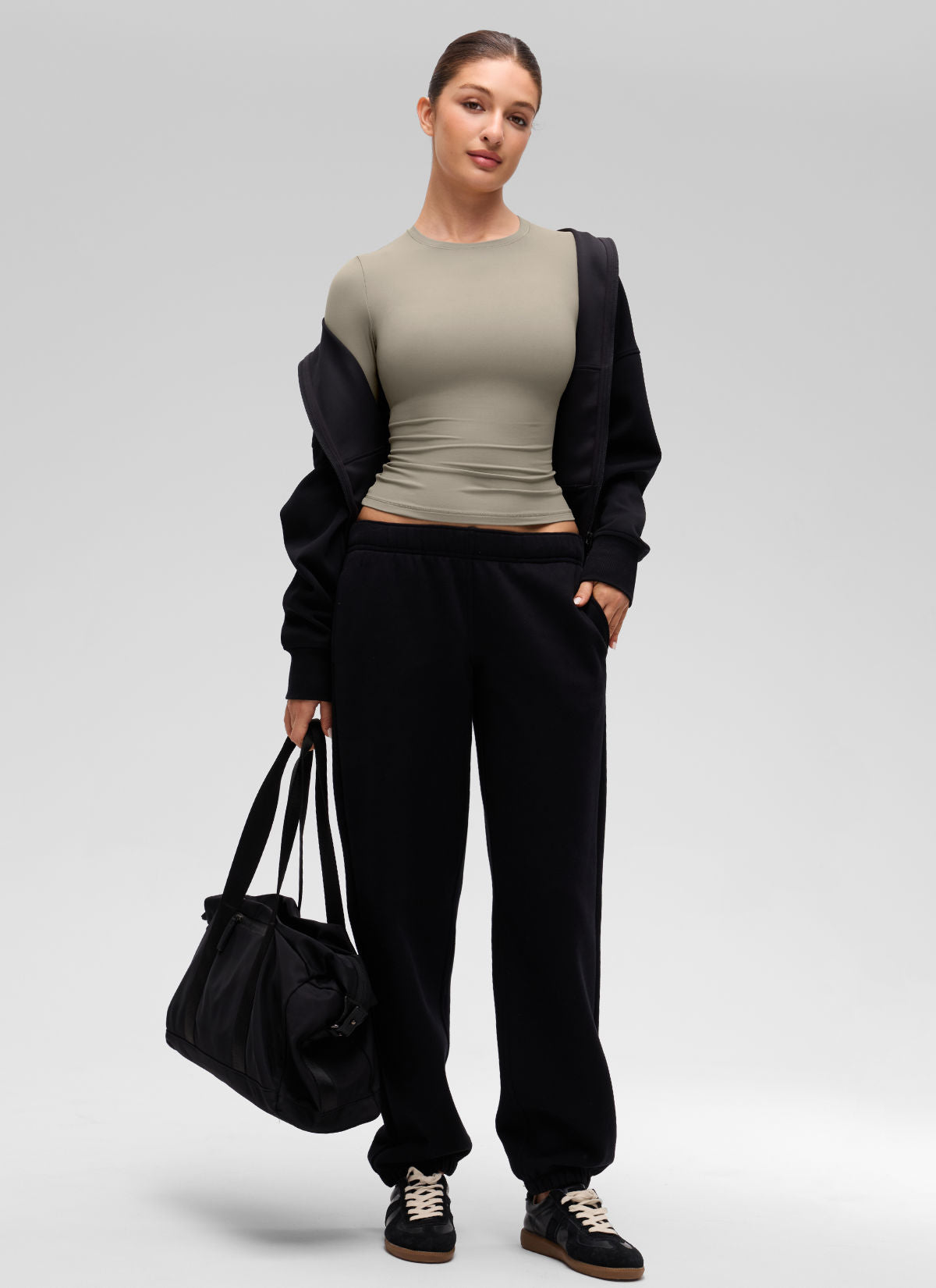 CRZ YOGA Women's Crew Neck Tight Fit Long Sleeve Shirts Casual Tee Warm Ash Grey @model_info:Inga