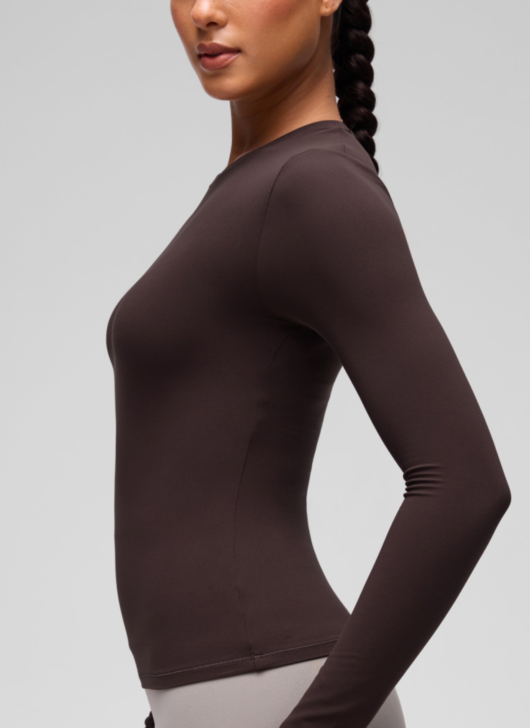 CRZ YOGA Women's Crew Neck Tight Fit Long Sleeve Shirts Casual Tee Hot Fudge Brown @model_info:C